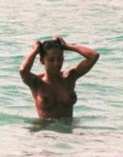 4. Melanie Brown – Topless swimming