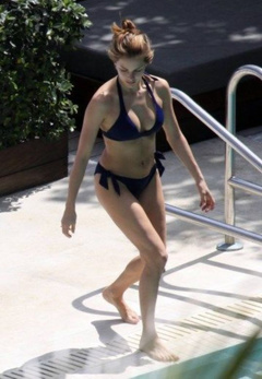 6. Melissa Theuriau – Topless sunbathing, 2009