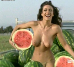 18. Melita Toniolo Naked – 2008 calendar backstage, 2007