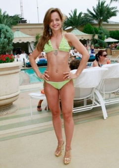 11. Mena Suvari – bikini, 2009