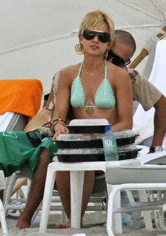 3. Mena Suvari – green bikini, 2008