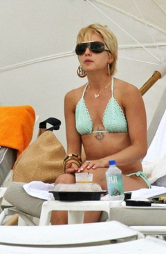8. Mena Suvari – green bikini, 2008