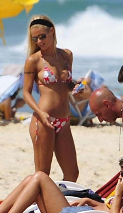 4. Michelle Hunziker – bikini, 2009
