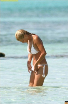 15. Michelle Hunziker – bikini, 2009