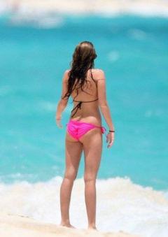 12. Miley Cyrus – bikini, 2009