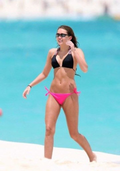 15. Miley Cyrus – bikini, 2009