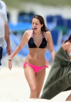 2. Miley Cyrus – bikini, 2009