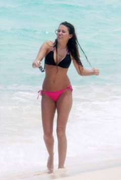 3. Miley Cyrus – bikini, 2009