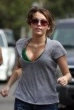 11. Miley Cyrus – jogging, 2009