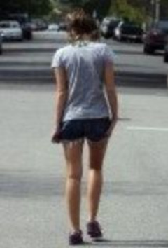 15. Miley Cyrus – jogging, 2009