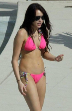 2. Miley Cyrus – pink bikini, 2009