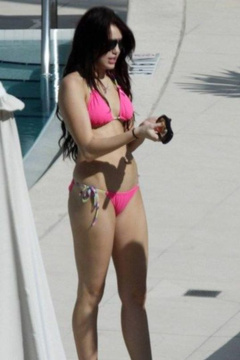 4. Miley Cyrus – pink bikini, 2009