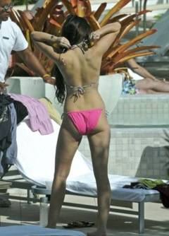 14. Miley Cyrus – pink bikini, 2009
