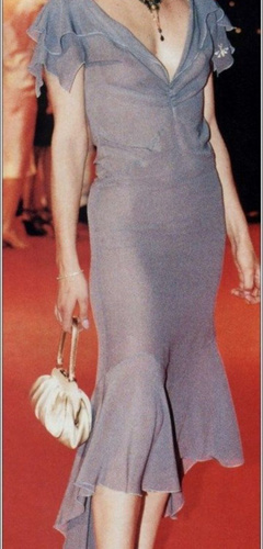 6. Milla Jovovich – catwalk oops