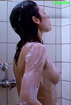 3. Olga Kurylenko Naked – L'annulaire, 2005