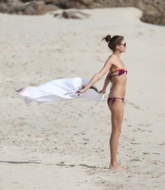 5. Olivia Palermo – bikini, 2011