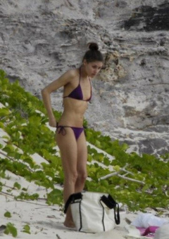 14. Olivia Palermo – bikini, 2011