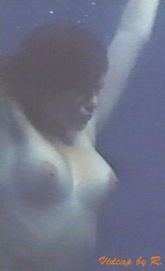 6. Ornella Muti Naked – Il sole nella pelle, 1971