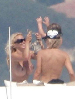 1. Pamela Anderson – Topless sunbathing, 2006