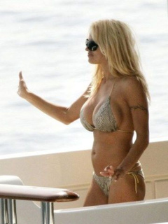 5. Pamela Anderson – Topless sunbathing, 2006