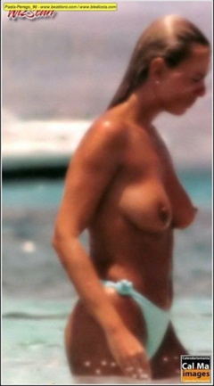 2. Paola Perego – Topless swimming, 2000