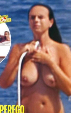 1. Paola Perego – topless on a yacht, 2006