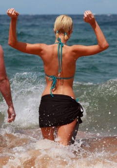 2. Paris Hilton – bikini photoshoot, 2009