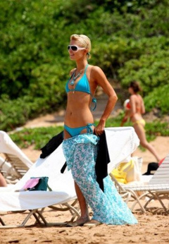 3. Paris Hilton – bikini photoshoot, 2009