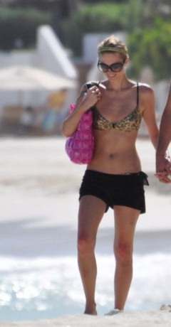 1. Paris Hilton – bikini, 2009