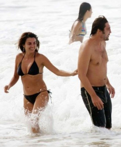 2. Penelope Cruz – bikini, 2010
