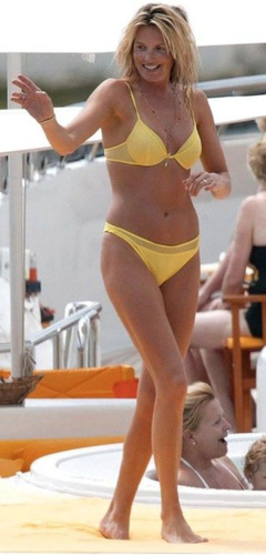 1. Penny Lancaster – bikini, 2009