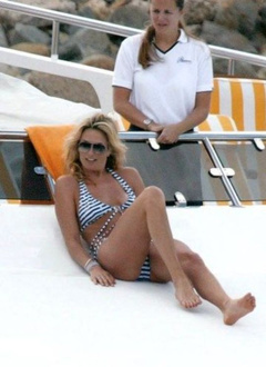 12. Penny Lancaster – bikini, 2009