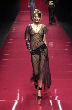 6. Petra Nemcova – Topless on a Catwalk, 2004