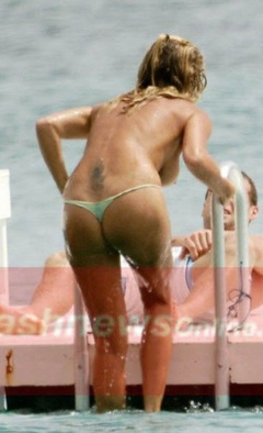 2. Rachel Hunter – Topless swimming, 2006