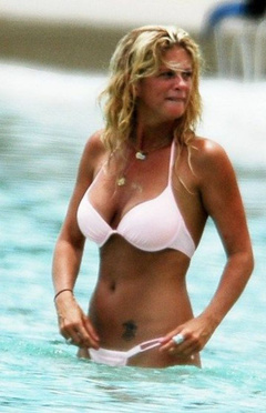 2. Rachel Hunter – pink bikini, 2006