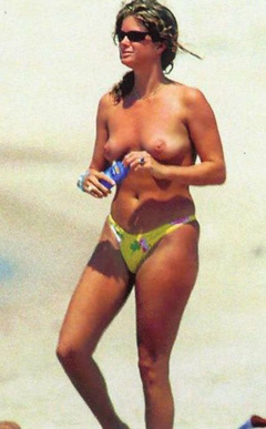 1. Rachel Hunter – topless at the beach