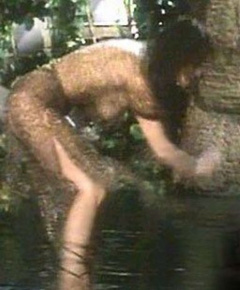 4. Raquel Welch Naked – L'animal, 1977