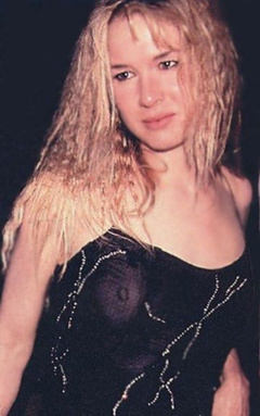 7. Renee Zellweger – MTV VMA 1999, 1999