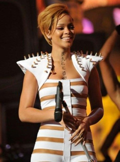 7. Rihanna – Stripes suit in Concert, 2009