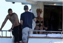 3. Rihanna – black bikini, 2010