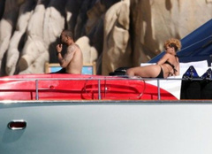 4. Rihanna – black bikini, 2010