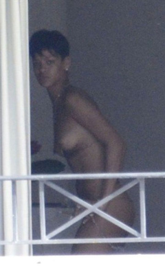 1. Rihanna – nude while changing bikini, 2012