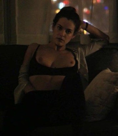 3. Riley Keough Naked – The Girlfriend Experience, 2016