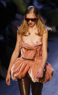 2. Romina Lanaro Topless – Paris Fashion Week, 2005