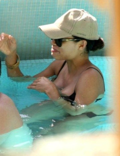 7. Rosario Dawson – bikini, 2009