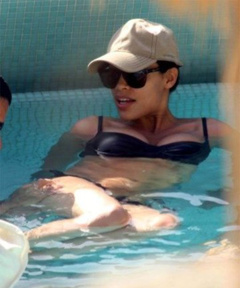 8. Rosario Dawson – bikini, 2009