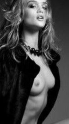 19. Rosie Huntington-Whiteley Topless – DT outtakes, 2010