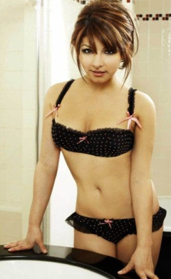 3. Roxanne Pallett – Lingerie photoshoot, 2006