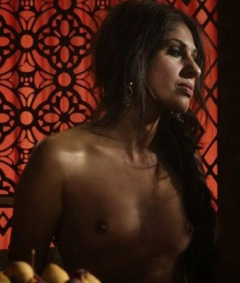 1. Sahara Knite Naked – Game of Thrones, 2011