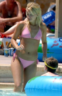 7. Samantha Winward – bikini, 2006